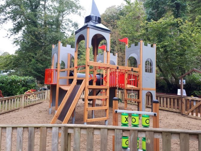 Lars Laj UK Castle Theme Playground