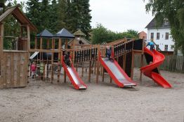 Lars Laj Playgrounds, Slides